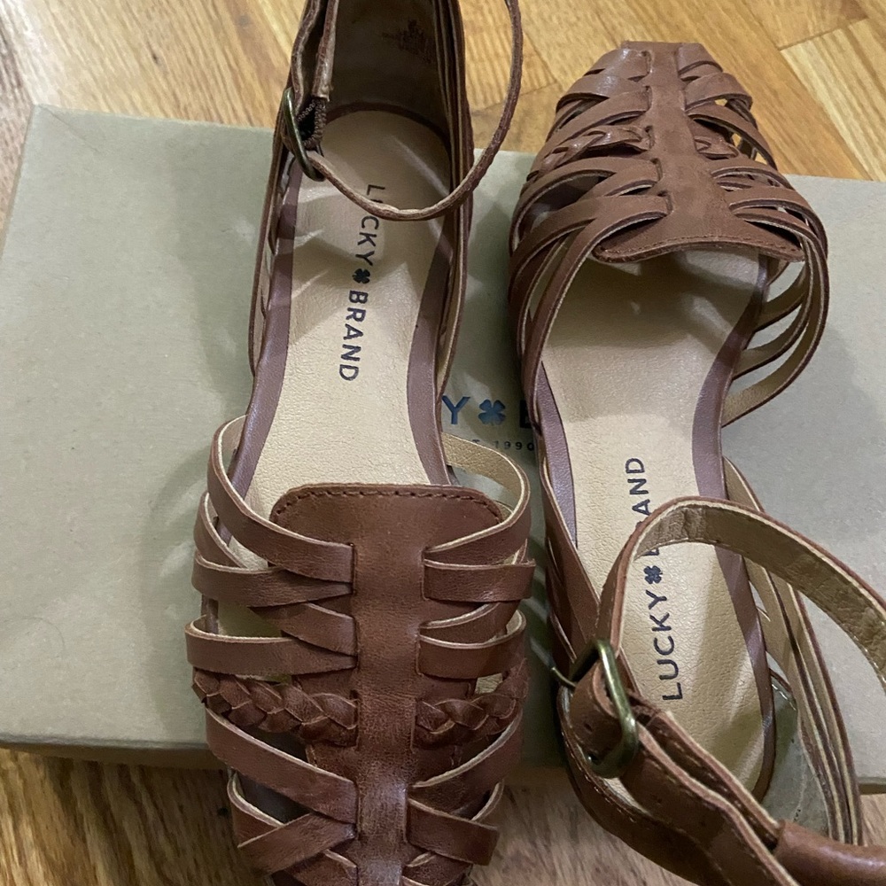 Brand New Lucky Brand Fisherman sandals